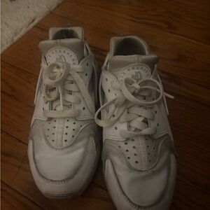 Nike White hurache Women's Sneakers